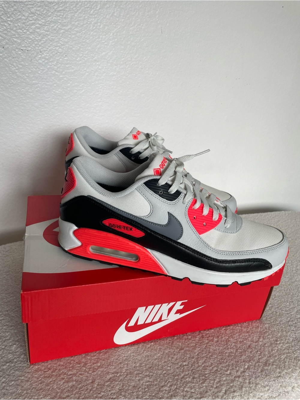 Nike Air Max 90 — Infrared Gore-Tex Sneakers - Picture 2 of 11